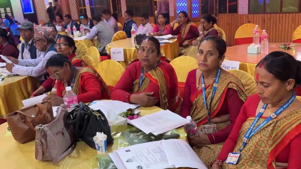 जन्मदर घट्दै, भत्ताले बढ्ला त सन्तान ?