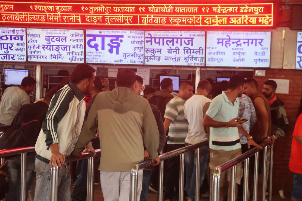 नयाँ बसपार्कमा यात्रुको घुइँचो बढ्दै
