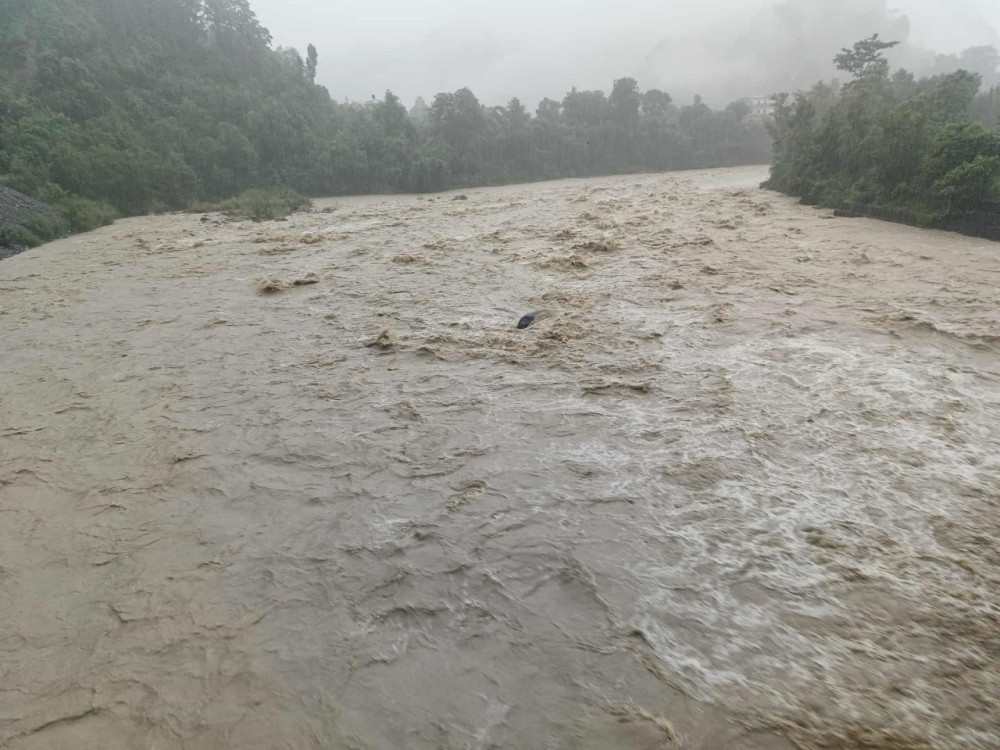 रूपन्देहीको तिनाउमा बाढीको जोखिम, नदी किनार र आसपासका बासिन्दालाई सतर्क रहन आग्रह