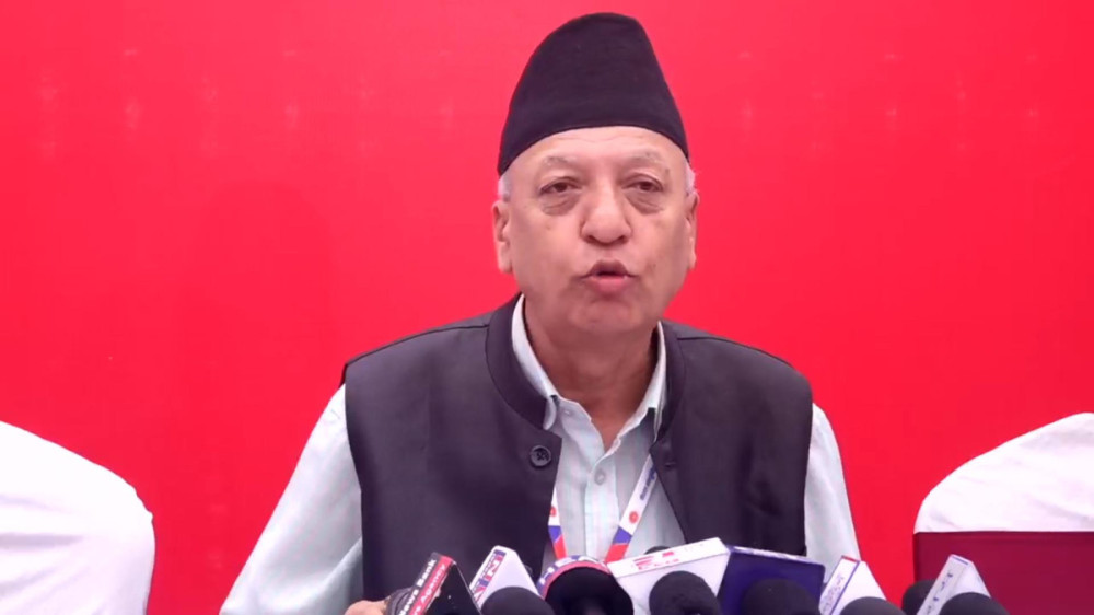 पूर्वराष्ट्रपतिलाई राजनीतिमा आउन नहुने व्यवस्था विधानमा नै गर्न पार्टी नेतृत्वलाई एमाले नेताहरूको सुझाव