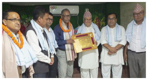 कवि दिनेश अधिकारीसहित तीन स्रष्टालाई लालबन्दी नगर वाङ्मय परिषद्को सम्मान